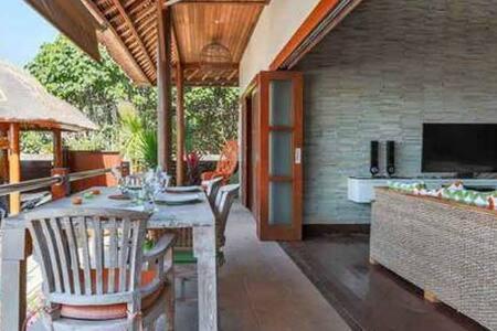 Villa Agung Lembongan Exteriör bild